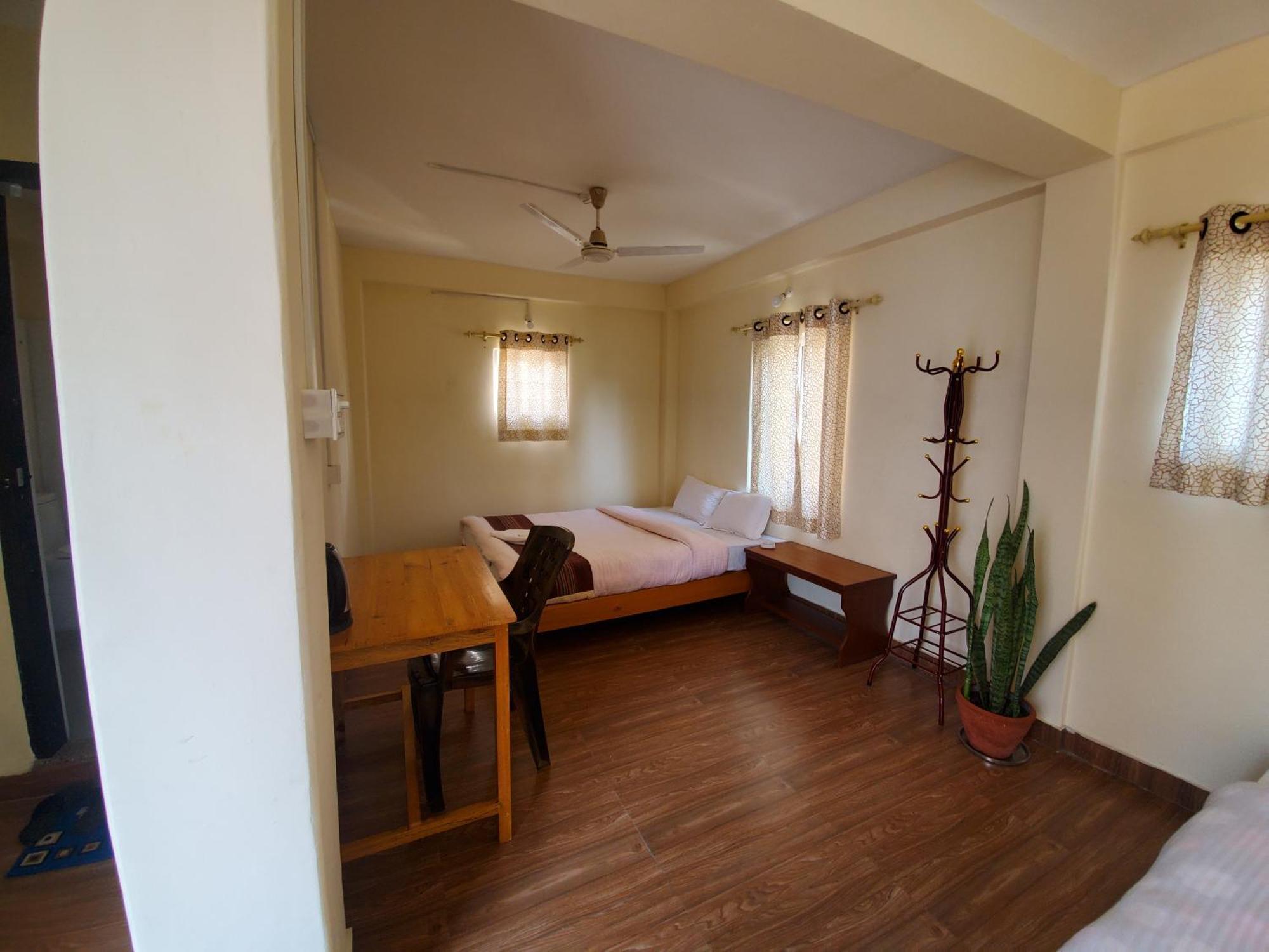 Santoshi Guest House, Pokhara Extérieur photo